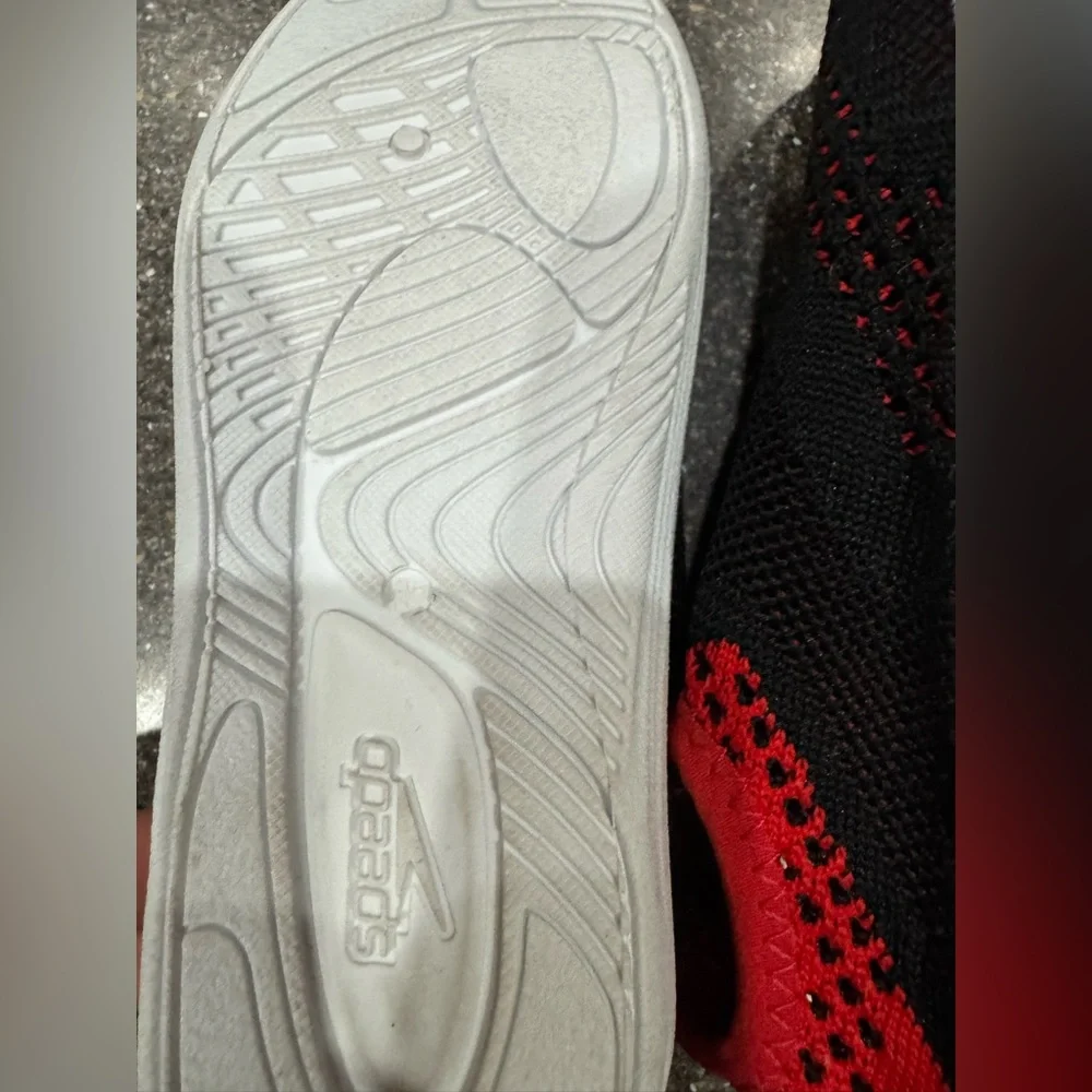 Speedo Surf Strider Black & Red 11/12